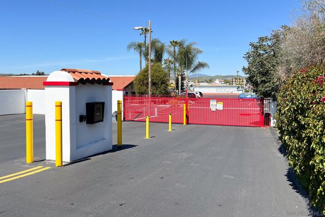 328 Killdeer, Oceanside CA: https://media.crmls.org/mediaz/be511039-b97e-4e60-9126-c8d0a67c2851.jpg
