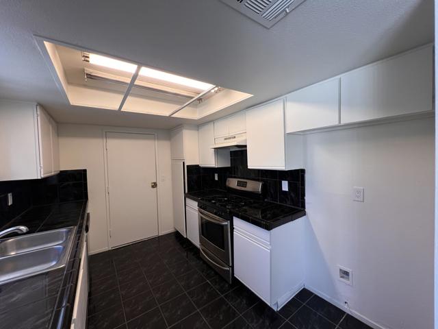 32550 Shifting Sands Trail, Cathedral City CA: https://media.crmls.org/mediaz/be51478b-f658-48e6-b7de-b8ee5d515146.jpg