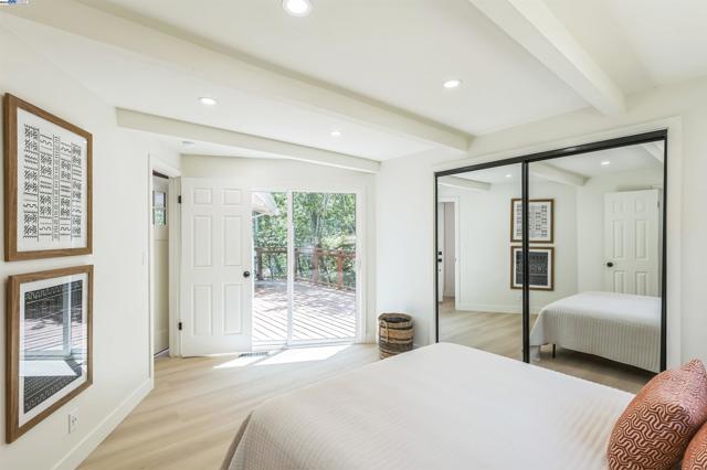 723 Redwood Rd, San Anselmo CA: https://media.crmls.org/mediaz/be516864-6c9f-48eb-a2b1-671045911849.jpg