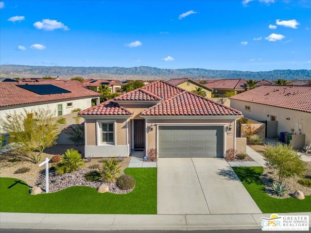 24 Cabernet, Rancho Mirage CA: https://media.crmls.org/mediaz/be521e80-8175-486c-b9be-0c776526d199.jpg