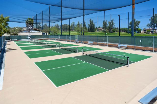1104 Parkview Dr, Oceanside CA: https://media.crmls.org/mediaz/be52ccb7-f304-4069-9fe0-29b2c2607f6f.jpg