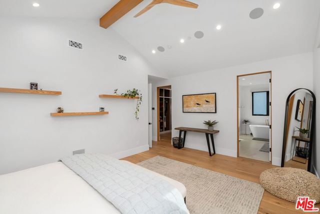4937 Rubio Avenue, Encino CA: https://media.crmls.org/mediaz/be52d717-f319-4a2c-acd7-4a0a596fa1d9.jpg