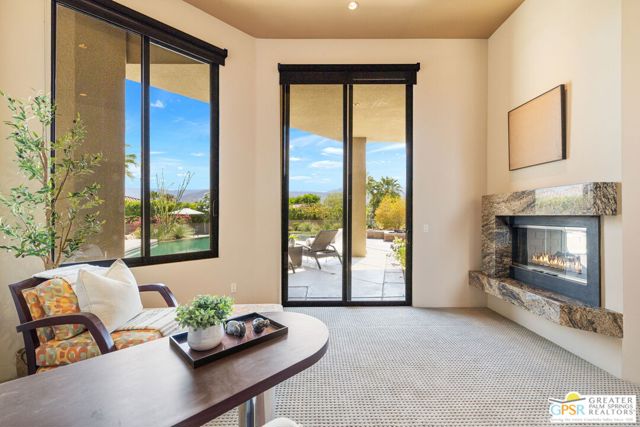 4 Paradise Cove Court, Rancho Mirage CA: https://media.crmls.org/mediaz/be52d9ec-9fc3-43f9-82b6-c91eb2844f87.jpg