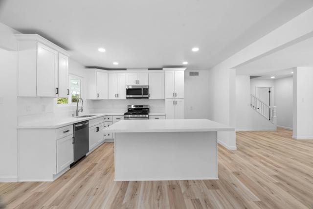 3221 Colgate Lane, Bakersfield CA: https://media.crmls.org/mediaz/be53089f-0811-4bec-8b92-397f1b59fef2.jpg