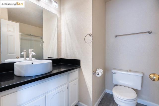 1003 Linda Vista Way, Rio Vista CA: https://media.crmls.org/mediaz/be538563-7df6-4f93-932e-11c553cea3dd.jpg
