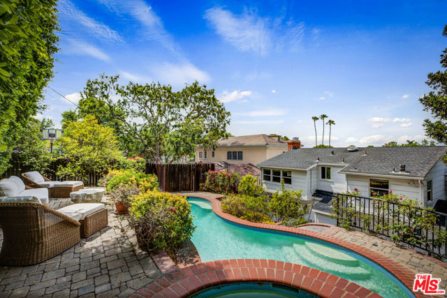13324 Valley Vista Boulevard, Sherman Oaks CA: https://media.crmls.org/mediaz/be53eea1-42f3-4aa2-8671-30b649c575ea.jpg