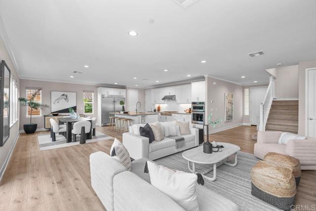 13403 Hudson Ln, San Diego CA: https://media.crmls.org/mediaz/be540349-552c-45a1-bdea-3b9702b253a6.jpg