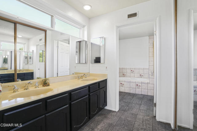 27802 Via Amistosa, Agoura Hills CA: https://media.crmls.org/mediaz/be551b0b-e78a-4cb0-a5a1-7c10aedbac63.jpg