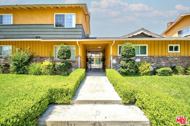711 S Sierra Vista Avenue, Alhambra CA: https://media.crmls.org/mediaz/be5544ae-9ee0-42e6-8cce-7d0069e080b2.jpg