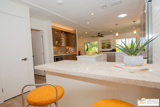 480 Calle Madrigal, Cathedral City CA: https://media.crmls.org/mediaz/be56c17c-dcbd-4bbc-8953-538116cc22ac.jpg