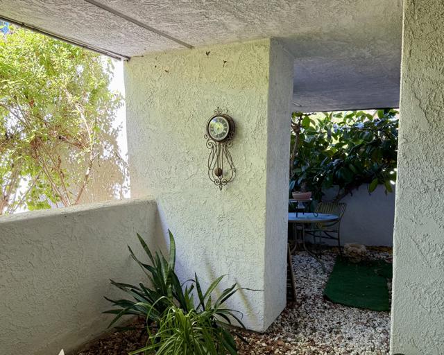 5301 E Waverly Dr., Palm Springs CA: https://media.crmls.org/mediaz/be570601-9529-450e-81e0-f825c6890097.jpg