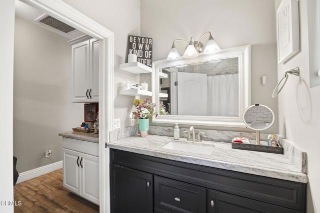 168 S Palm Street, Ventura CA: https://media.crmls.org/mediaz/be577004-e81f-4479-8a6b-7e1d2e1f673e.jpg