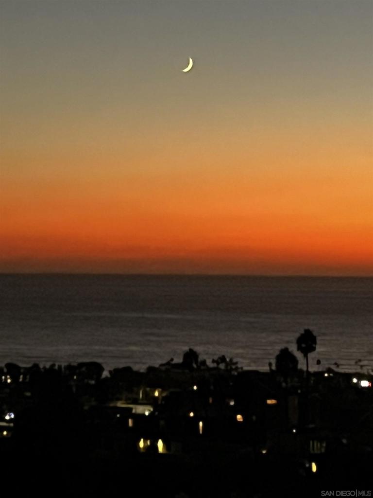 https://media.crmls.org/mediaz/be578b1e-a927-49a1-9a84-c3cb22561af1.jpg?preset=X-Large