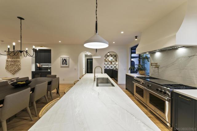 4223 Middlesex Dr, San Diego CA: https://media.crmls.org/mediaz/be58a51e-c944-4801-adca-9ac4acbdfbcc.jpg
