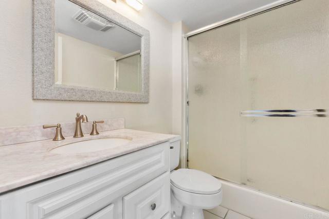 Detail Gallery Image 25 of 45 For 1200 Harbor Dr 16b,  Oceanside,  CA 92054 - 2 Beds | 2 Baths