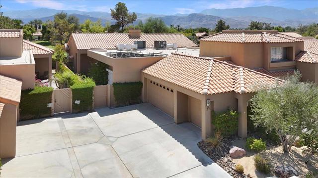23 Pine Valley Drive, Rancho Mirage CA: https://media.crmls.org/mediaz/be597fc2-a15e-42f7-88b4-5176c46c4526.jpg