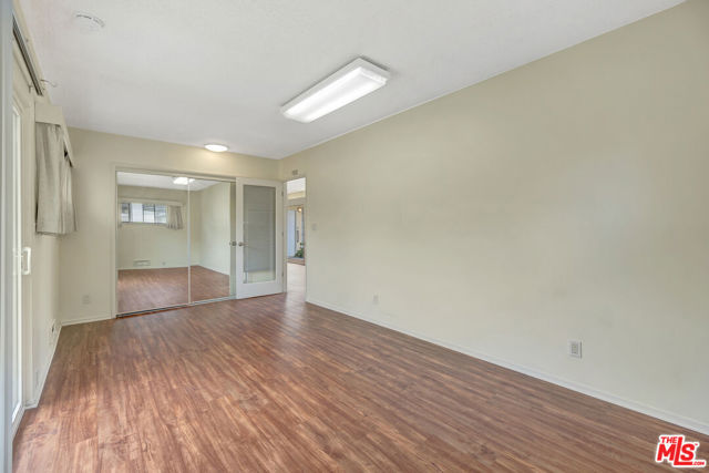 9855 Emperor Avenue, Arcadia CA: https://media.crmls.org/mediaz/be5a3034-d460-40b9-a162-20069b7958b2.jpg