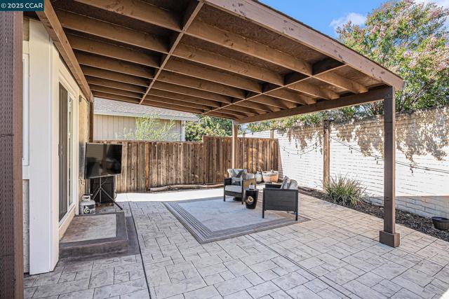354 Hazelnut Lane, Oakley CA: https://media.crmls.org/mediaz/be5a51f2-ef59-47ad-9056-b5911ff6740c.jpg
