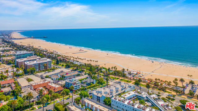 502 San Vicente Boulevard, Santa Monica CA: https://media.crmls.org/mediaz/be5c8670-ff68-4011-8ffd-562f58c51136.jpg