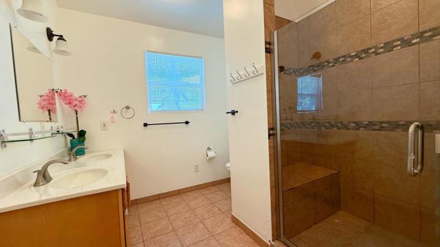 10923 Foothill Boulevard, Oakland CA: https://media.crmls.org/mediaz/be5c8a26-11f6-4913-a3bd-a09408bc2a66.jpg