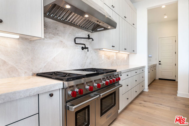 11770 N Hillsborough Lane, Porter Ranch CA: https://media.crmls.org/mediaz/be5cc87f-8d02-4e53-956b-710e7b6ada8b.jpg
