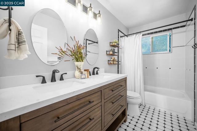 196 Miramonte Rd, Walnut Creek CA: https://media.crmls.org/mediaz/be5d6491-286b-4228-b6b6-feba5e5979f7.jpg