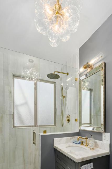 Image 33 of 44 For 2033 Leavenworth Street D