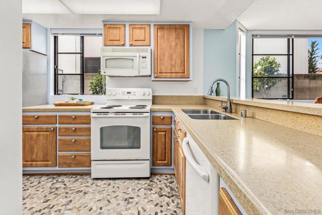 Image 9 of 19 For 3130 Avenida De Portugal  #101