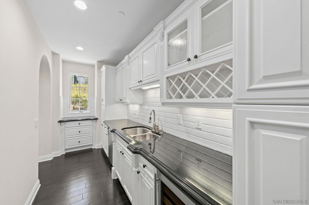 8306 The Landing Way - photo 20