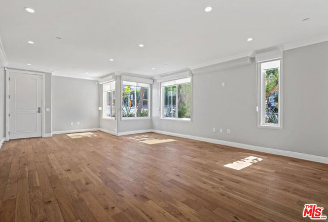 1283 Havenhurst Drive, West Hollywood CA: https://media.crmls.org/mediaz/be5e2865-3505-42e0-9e38-fbeeb226da72.jpg
