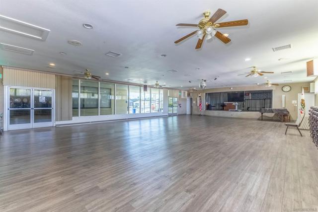 331 Rainier Way, Hemet CA: https://media.crmls.org/mediaz/be5e7404-eb5d-4939-8640-2c17cad6ffe6.jpg