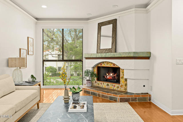 601 S El Molino Avenue, Pasadena CA: https://media.crmls.org/mediaz/be5f327b-d530-4bcf-af6f-43b4cc60da7d.jpg