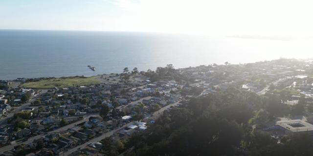106 Madeline Drive, Aptos CA: https://media.crmls.org/mediaz/be5f6523-d7dc-49dc-8e93-9b25182933d0.jpg