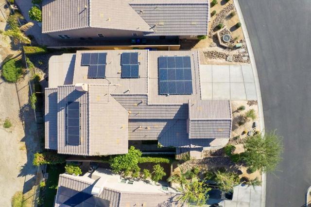 77370 New Mexico Drive, Palm Desert CA: https://media.crmls.org/mediaz/be5fa5f3-bfd1-48ed-b1a4-c680960df207.jpg