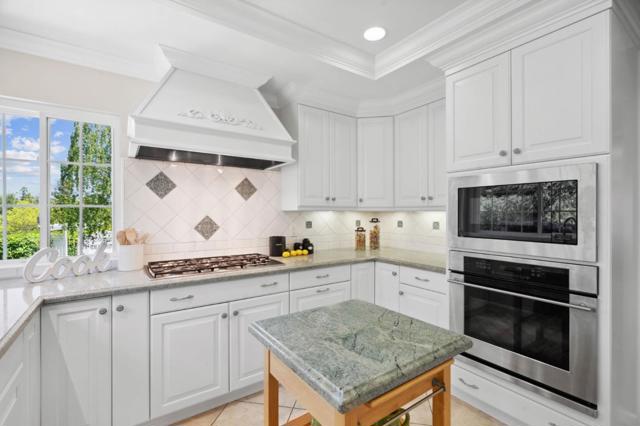 18561 Arbolado Way, Saratoga CA: https://media.crmls.org/mediaz/be5fcb8b-f76d-4b73-afad-a8e4bf3789ed.jpg