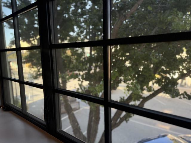 400 San Benito St, Hollister CA: https://media.crmls.org/mediaz/be6057dc-bc64-4c87-b6e8-f2f78bcc0930.jpg