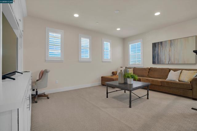 5498 Monte Vista Way, Antioch CA: https://media.crmls.org/mediaz/be60826f-6376-4fa0-83c6-7d7660ae588d.jpg