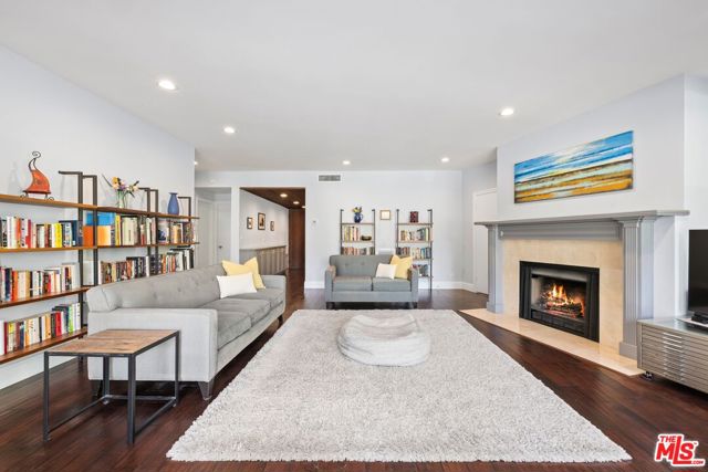 10600 Wilkins Avenue, Los Angeles CA: https://media.crmls.org/mediaz/be60c4c2-3a28-41f0-9c83-2432a52cada7.jpg