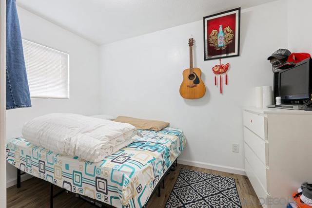Image 9 of 13 For 2220 Dunlop St
