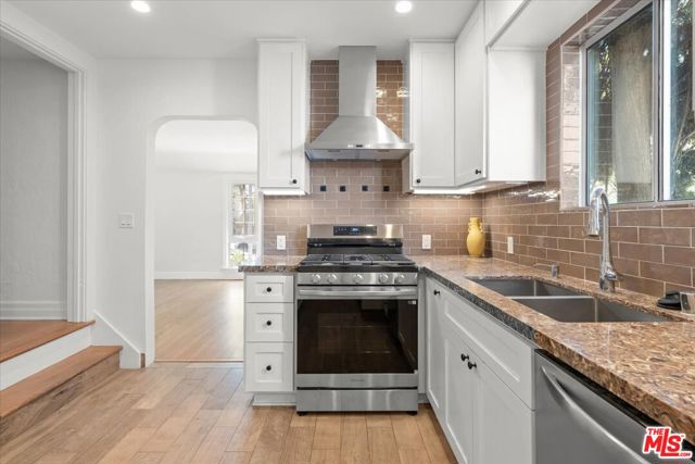 6233 W 6th Street, Los Angeles CA: https://media.crmls.org/mediaz/be616c78-ef22-482d-9200-45cb606c146f.jpg