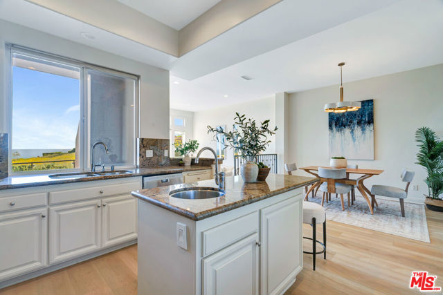 6412 Lunita Road, Malibu CA: https://media.crmls.org/mediaz/be619060-28c4-4b85-a97c-7ff4f74d5b5a.jpg