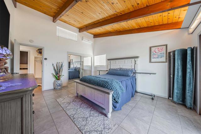 12340 Lakeshore Drive, Clearlake CA: https://media.crmls.org/mediaz/be6297eb-4f6c-4dba-8f6d-3bfe7dcfb318.jpg
