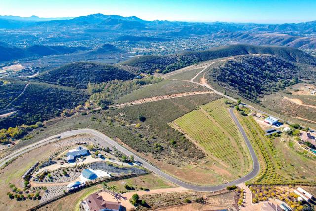 18408 Sweet Ln, Ramona CA: https://media.crmls.org/mediaz/be62e761-dfa3-45c8-b8e3-dc87c0870cce.jpg