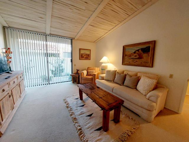 45885 Algonquin Circle, Indian Wells CA: https://media.crmls.org/mediaz/be636df9-85f1-413b-afef-c76d21f588ff.jpg