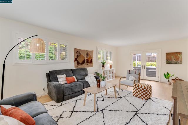 438 Odin Dr, Pleasant Hill CA: https://media.crmls.org/mediaz/be63909b-f8cf-4150-9f71-1123ad2538ce.jpg