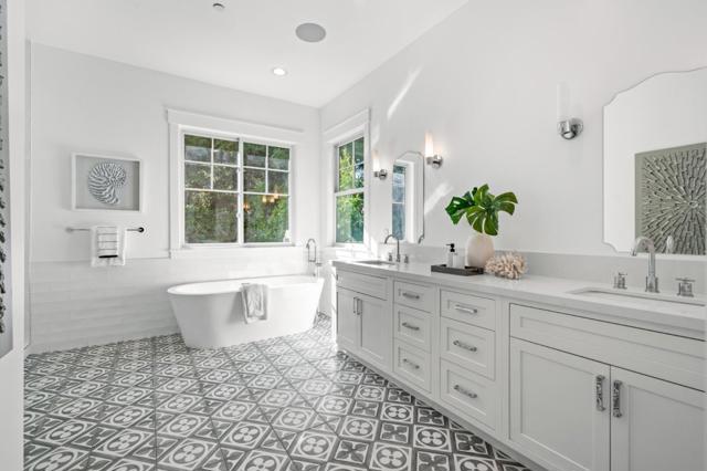 2002 Sunnyview Lane, Mountain View CA: https://media.crmls.org/mediaz/be64cb4a-5f2d-49fe-88d7-3f96afe85a13.jpg
