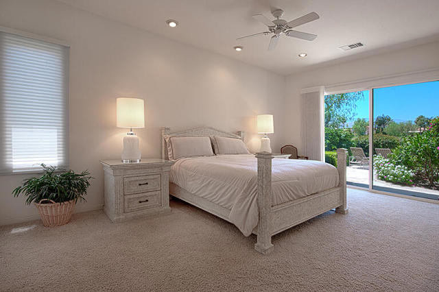 379 Tomahawk Drive, Palm Desert CA: https://media.crmls.org/mediaz/be6510f1-1183-45ff-a283-fd6252091283.jpg