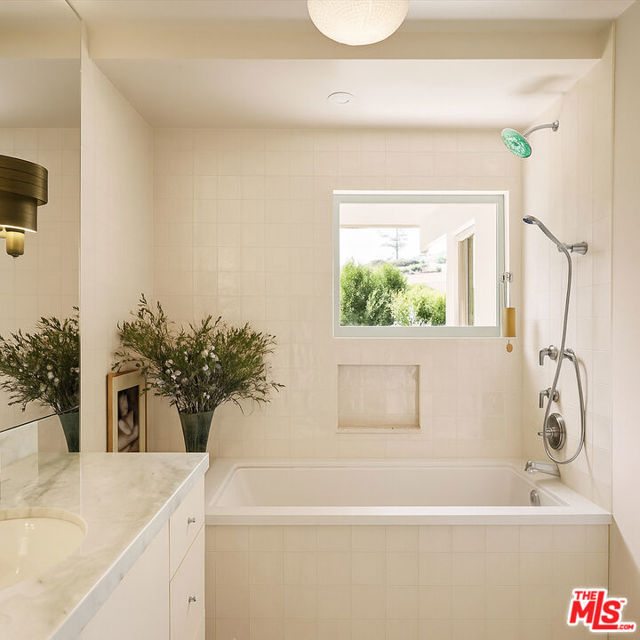 2764 Outpost Drive, Los Angeles CA: https://media.crmls.org/mediaz/be657f7b-b3b5-4183-ad32-7ec4f3bb78e4.jpg