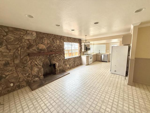 406 Kehoe Avenue, Half Moon Bay CA: https://media.crmls.org/mediaz/be6580df-d8a8-4325-bbcb-300bc4b6a447.jpg