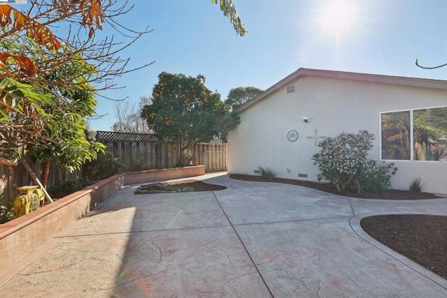 Image 35 of 59 For 34348 Atteridge Ct